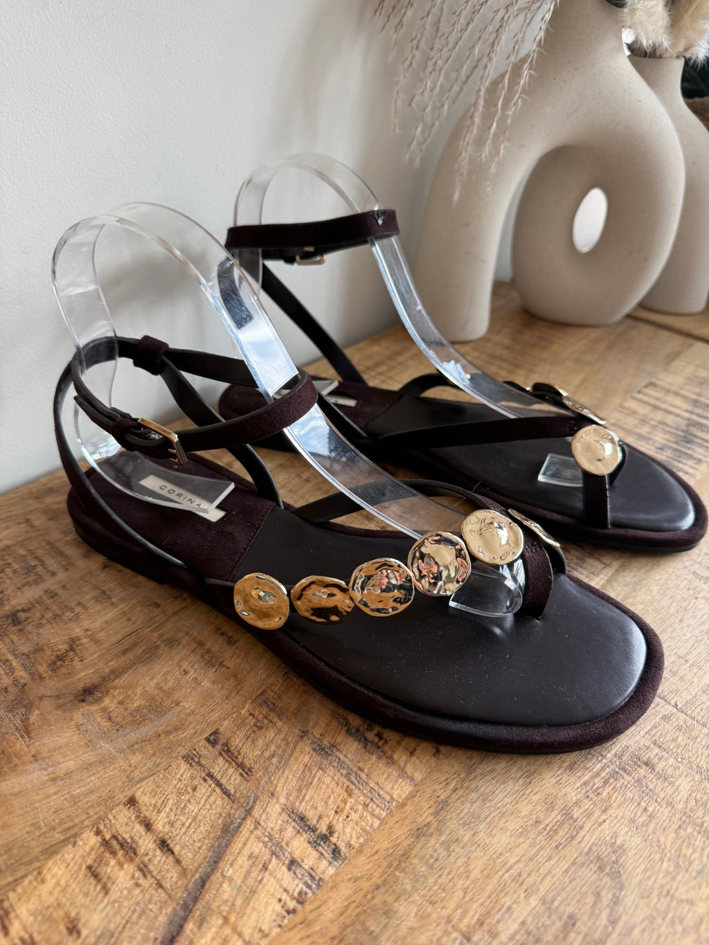 Sandalia Gold Detail