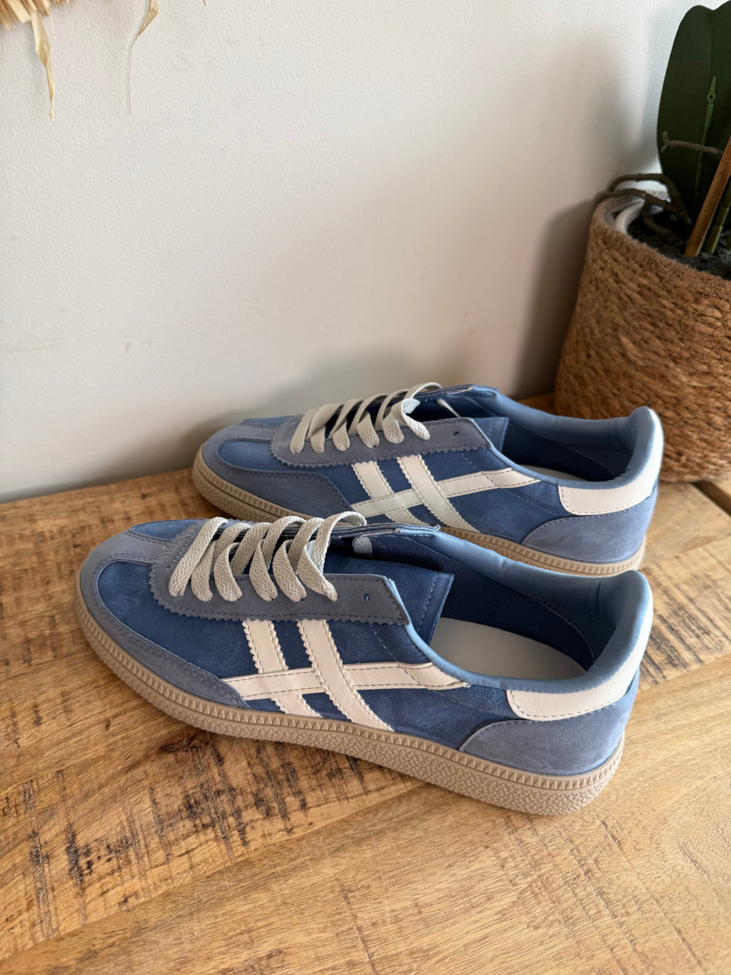 👟 Retro-Sneaker Urban Spring