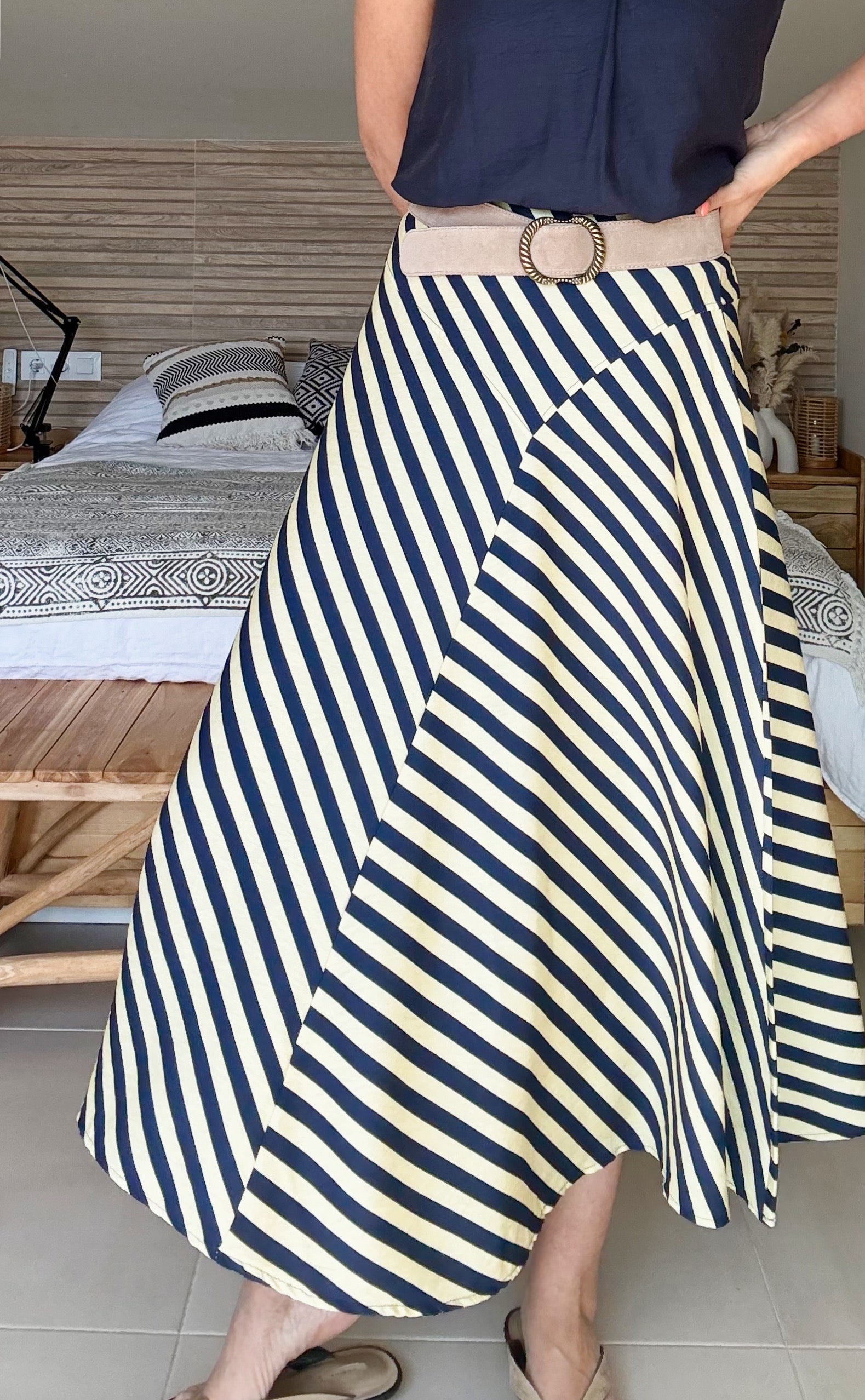 Falda Midi Asimétrica Rayas Mediterráneo