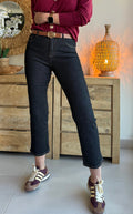 Gerade geschnittene Push-up-Jeans in dunkler Waschung