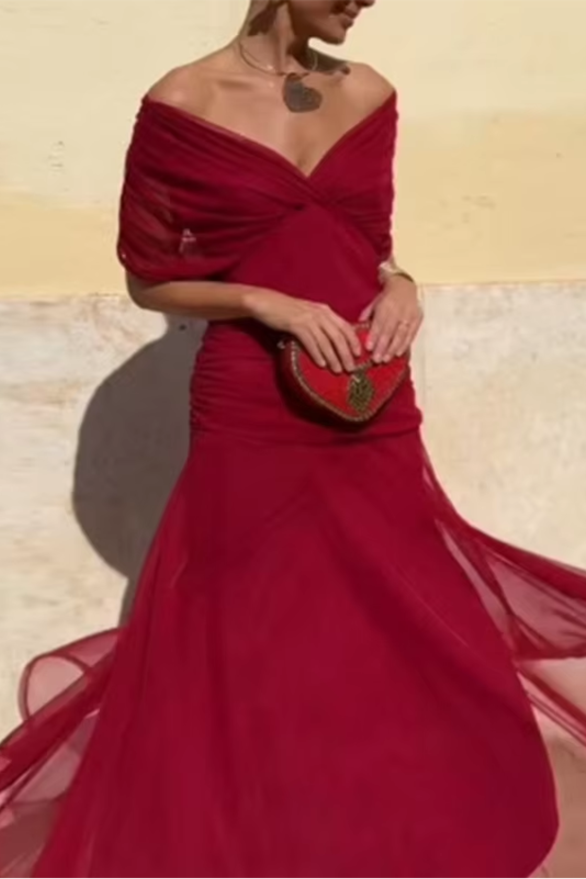 LOUISE | ABITO LUNGO DA FESTA ELEGANTE CON SCOLLO A V