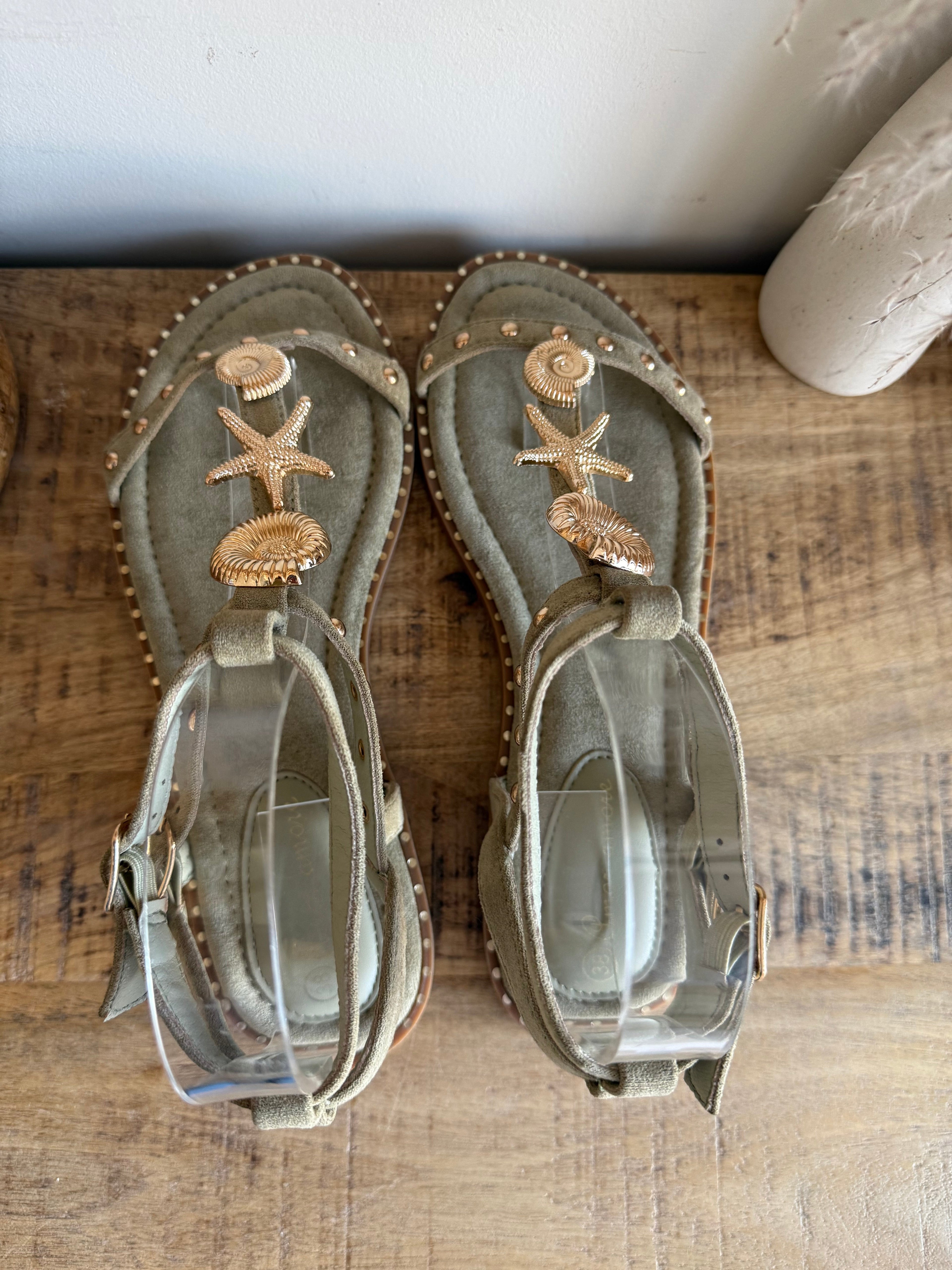 Muschelsandalen