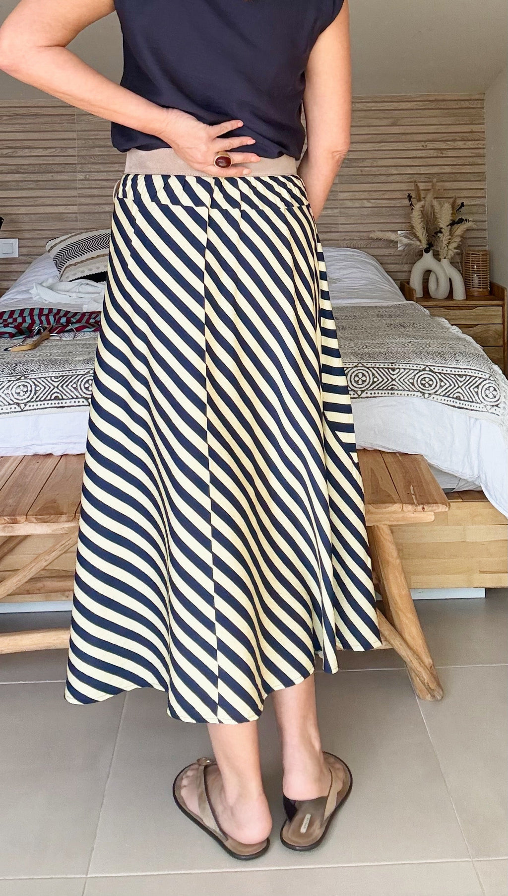 Falda Midi Asimétrica Rayas Mediterráneo