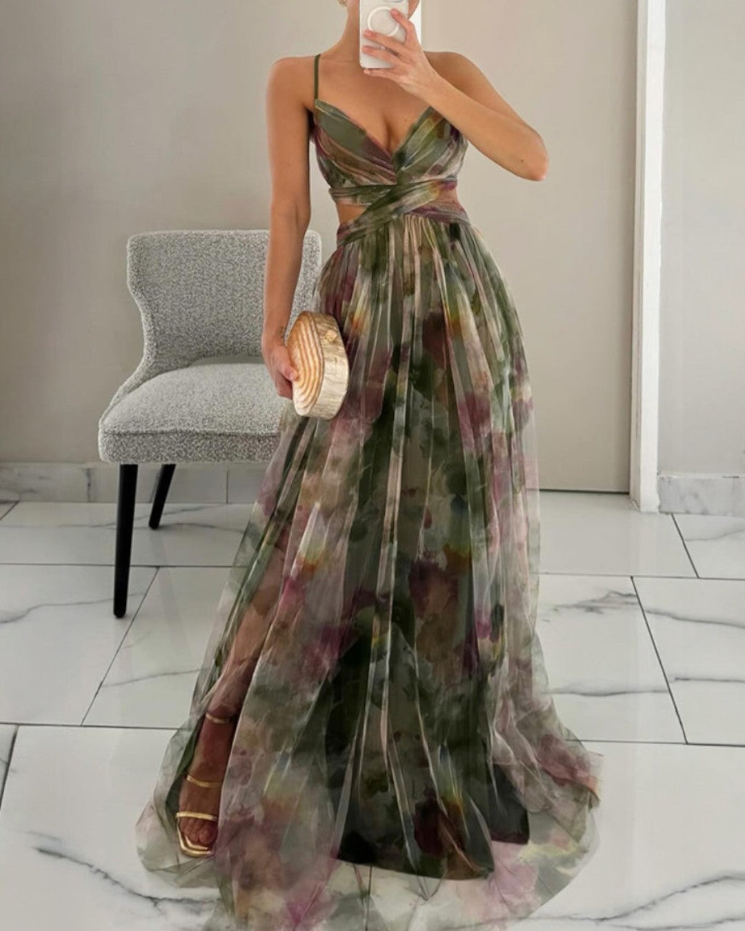 GISELA | VESTIDO LARGO Y CAUTIVADOR CON ESTAMPADO FLORAL