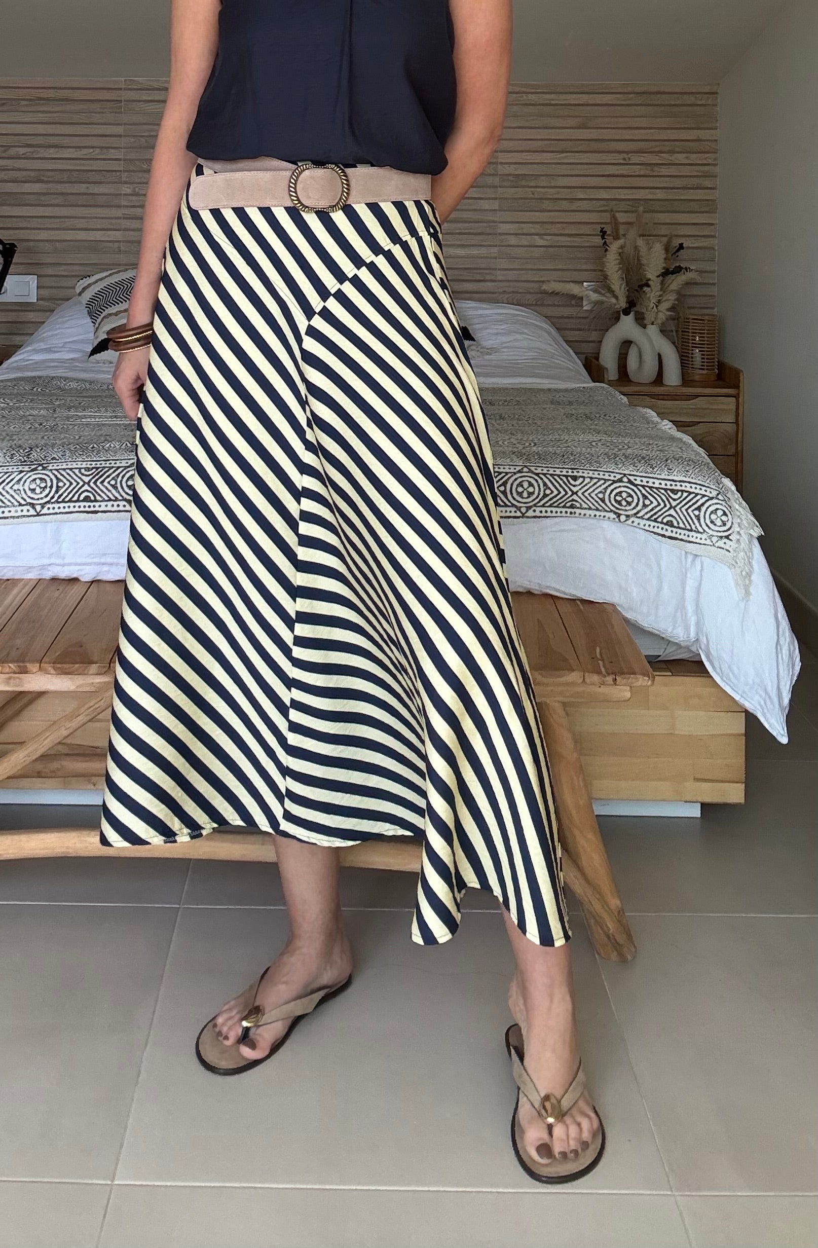 Falda Midi Asimétrica Rayas Mediterráneo