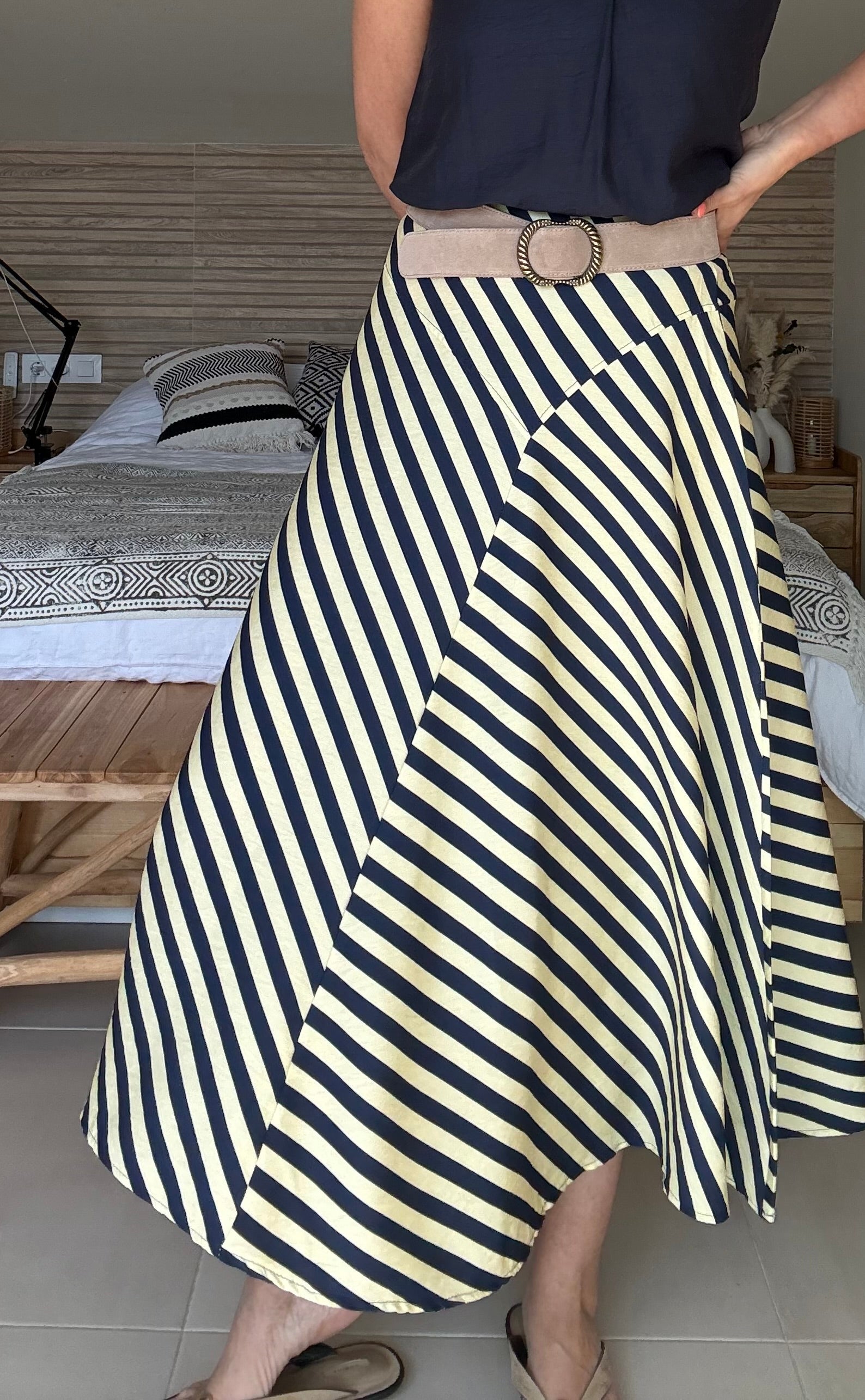 Falda Midi Asimétrica Rayas Mediterráneo