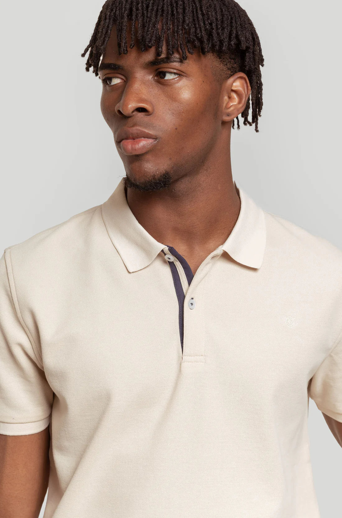 Polo piqué de hombre color Hueso