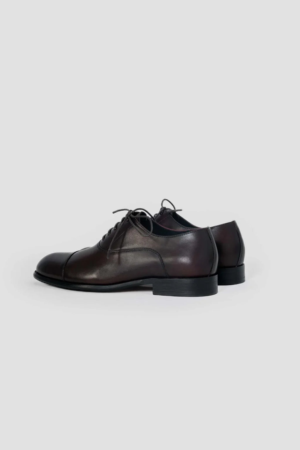 Burgundy leather Oxford shoes
